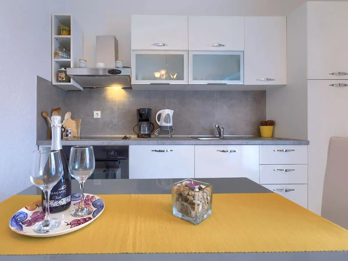 Apartment Lili-3 By Interhome Kukci